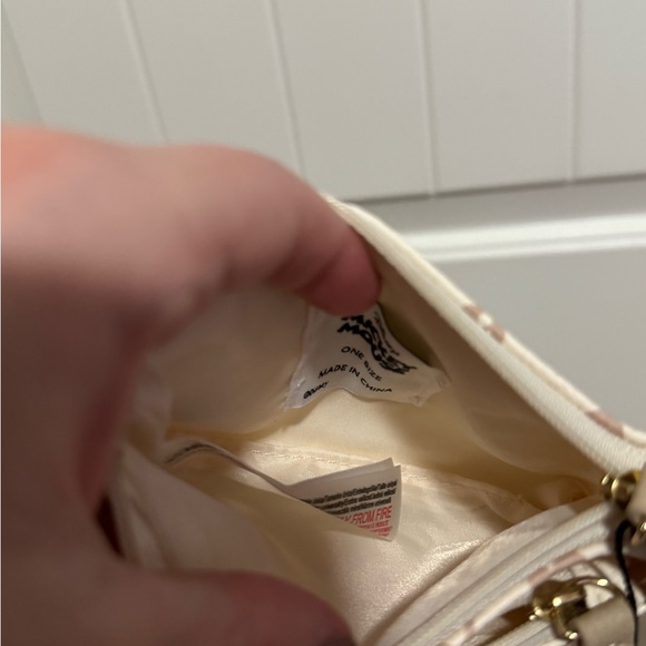 Primark Cream Mickey Mouse Coin Pouch - Picture 6 of 7